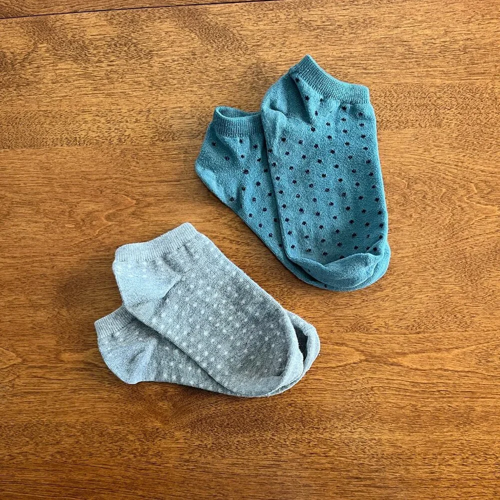 Old Navy polka dot ankle socks M *Free in bundle*